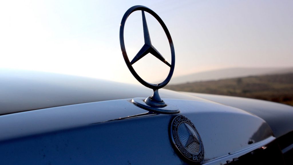 Popular Classics-1982 Mercedes-Benz W123-2